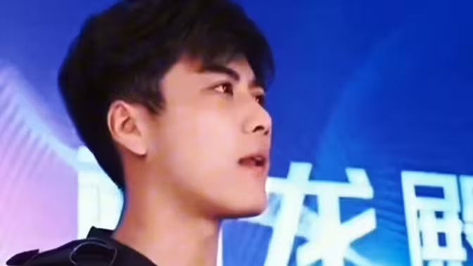新:至尊神龙